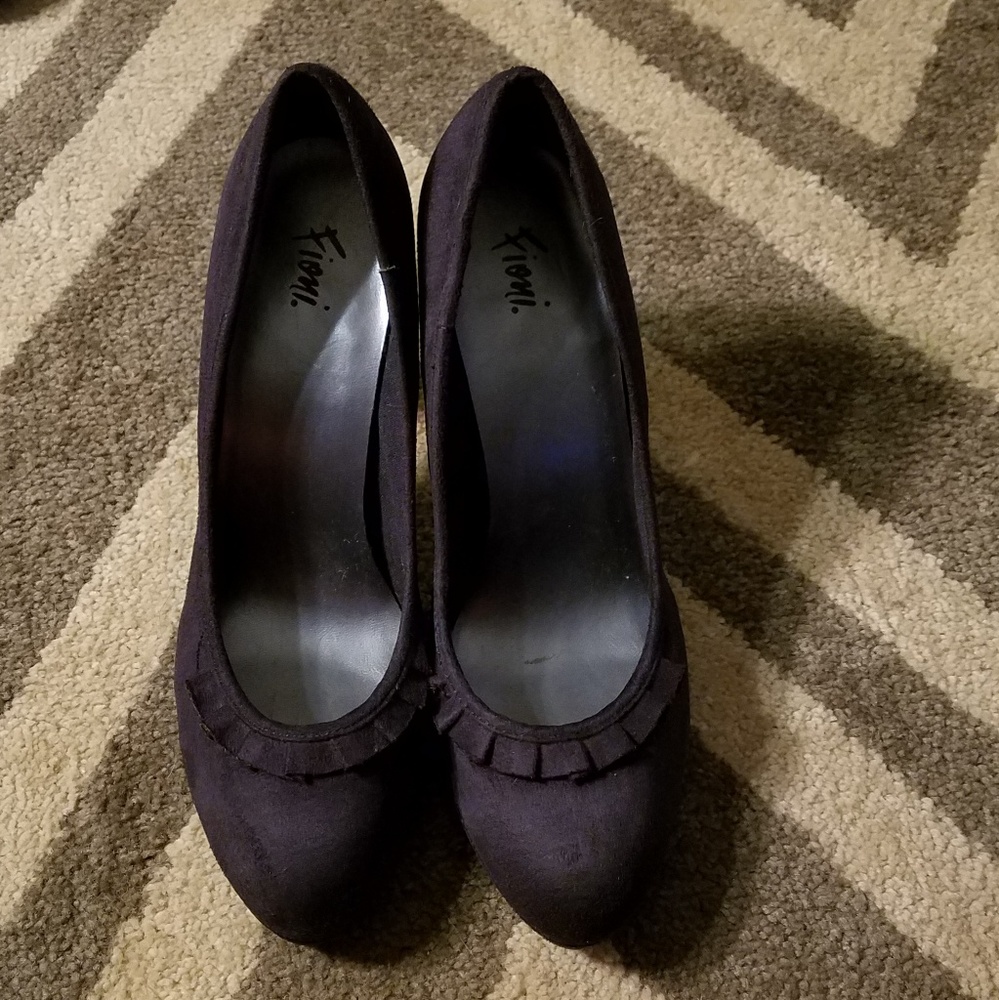 Navy Heels